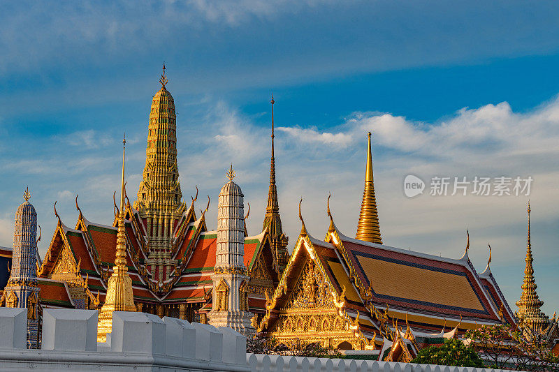 大皇宫和Wat phra keaw在日出，曼谷，泰国